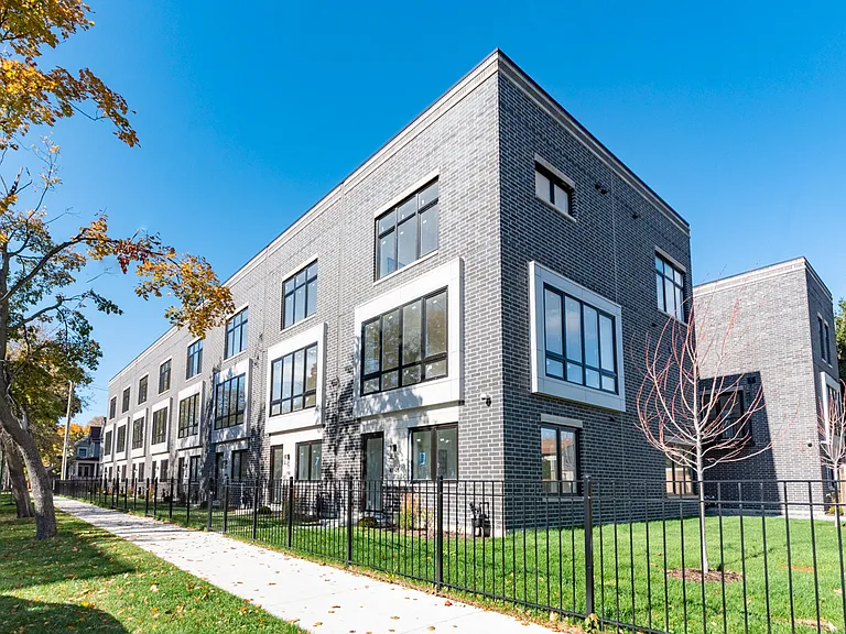 4352 N. Tripp Ave., Chicago, 60641