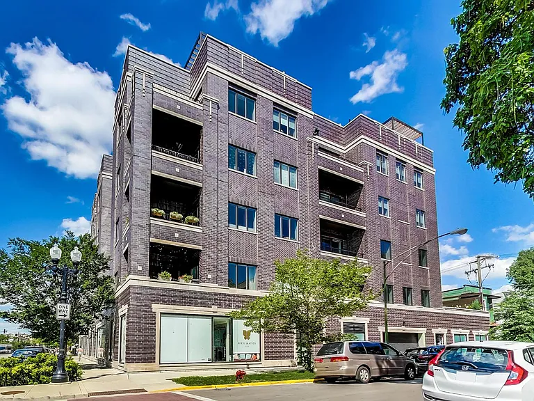 4802 N. Bell Ave. Unit 204 Chicago 60625